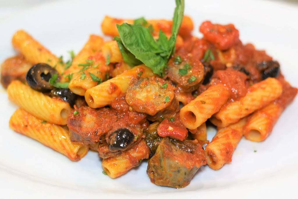 Luciano Italian Restaurant & Pizzeria | meal takeaway | 2946 g, Chain Bridge Rd, Oakton, VA 22124, USA | 7032811748 OR +1 703-281-1748