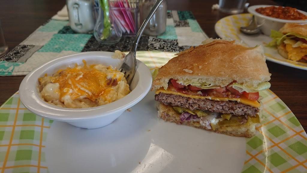 Lets Eat | restaurant | 208 Collum Ln W, Alma, AR 72921, USA | 4796326322 OR +1 479-632-6322