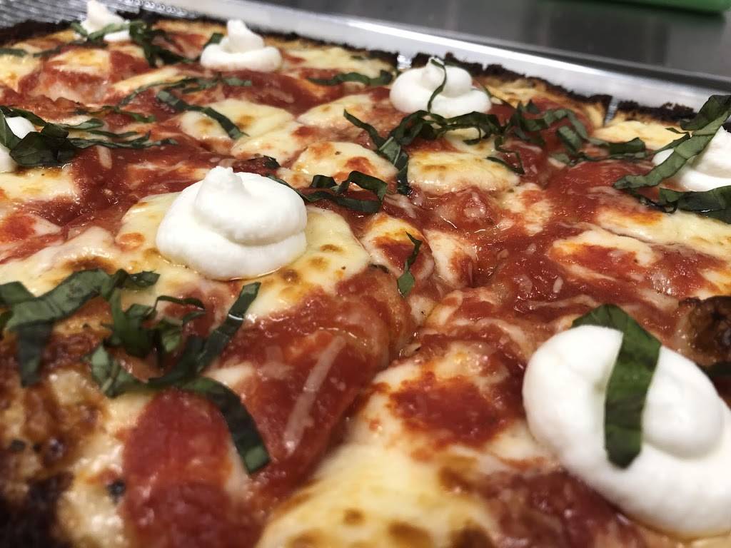 Red Plum Pizza & Pasta | restaurant | 8212 E Market St, Warren, OH 44484, USA | 2342232880 OR +1 234-223-2880