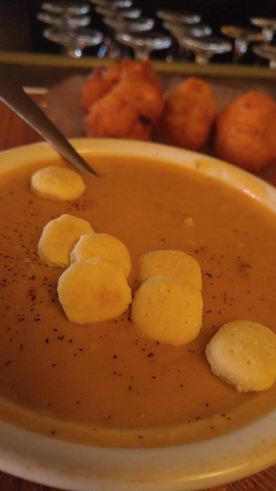 Carries Restaurant | restaurant | 1035 Douglas Ave, Providence, RI 02904, USA | 4018310066 OR +1 401-831-0066