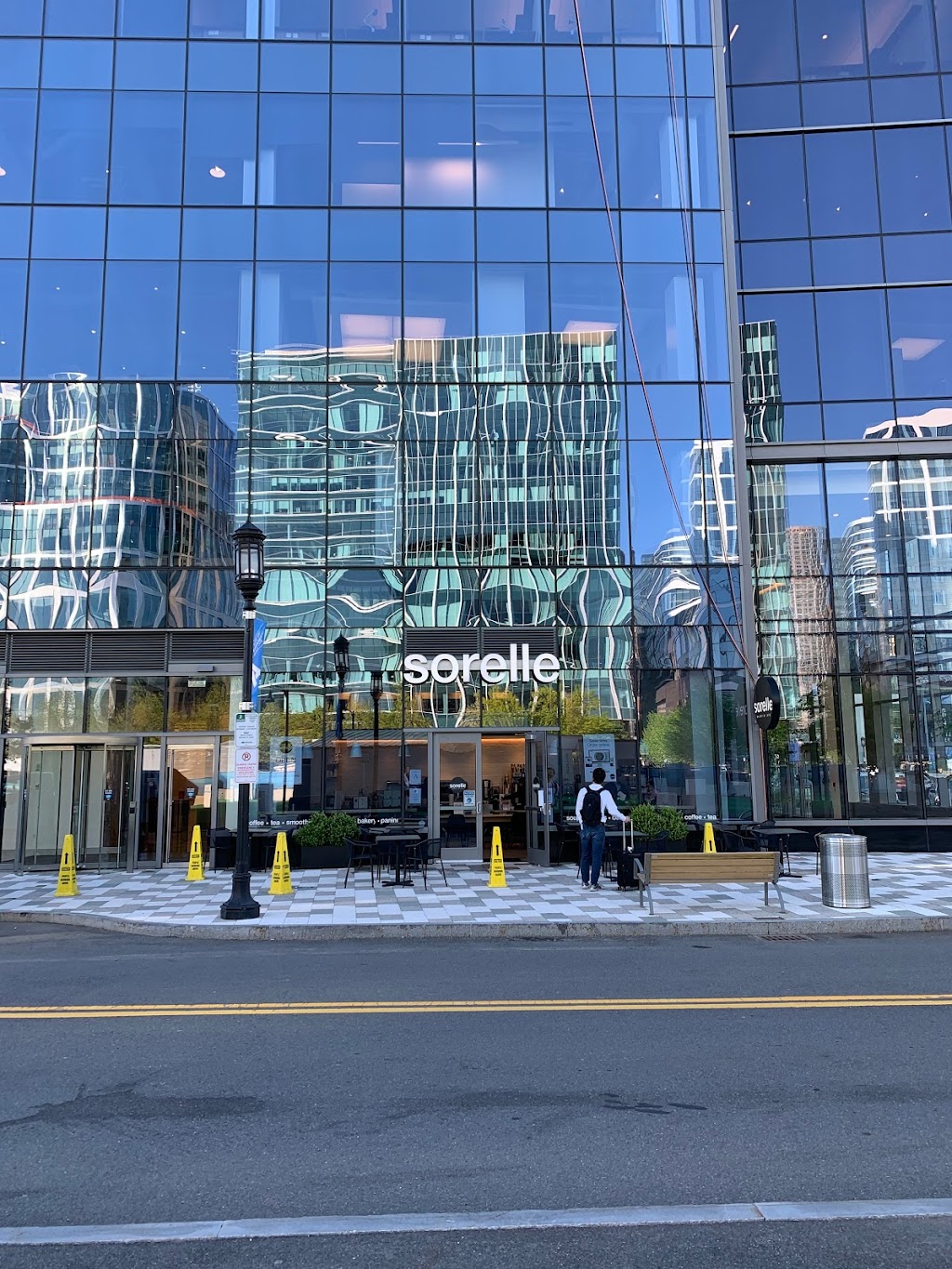 Sorelle Bakery & Cafe | cafe | 100 Northern Avenue, Harbor Shore Dr, Boston, MA 02210, USA | 6177720200 OR +1 617-772-0200