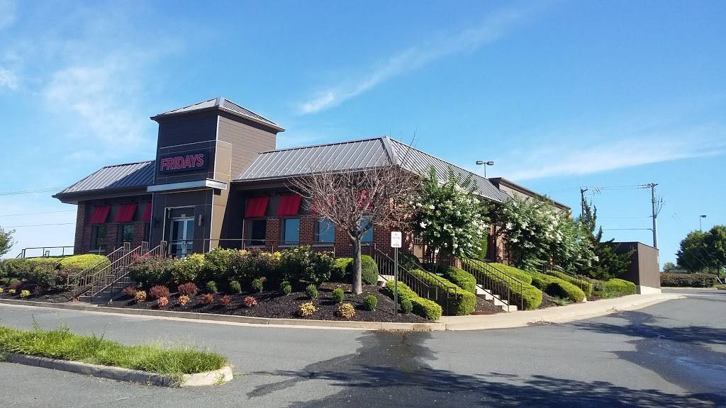 TGI Fridays | restaurant | 235 Fort Evans Rd NE, Leesburg, VA 20176, USA | 7037373900 OR +1 703-737-3900