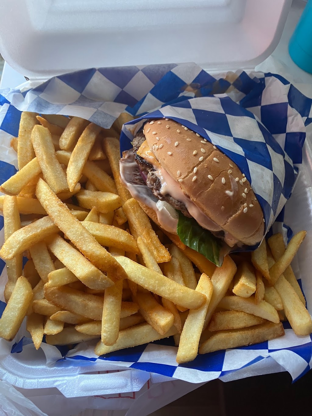 Burger Point | restaurant | 10501 Hole Ave, Riverside, CA 92505, USA | 9513761216 OR +1 951-376-1216