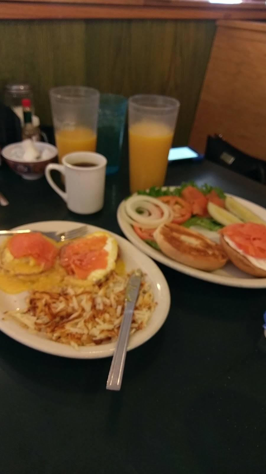 Oaks Diner & Flapjacks | restaurant | 6219 E Cave Creek Rd, Cave Creek, AZ 85331, USA | 4804885704 OR +1 480-488-5704