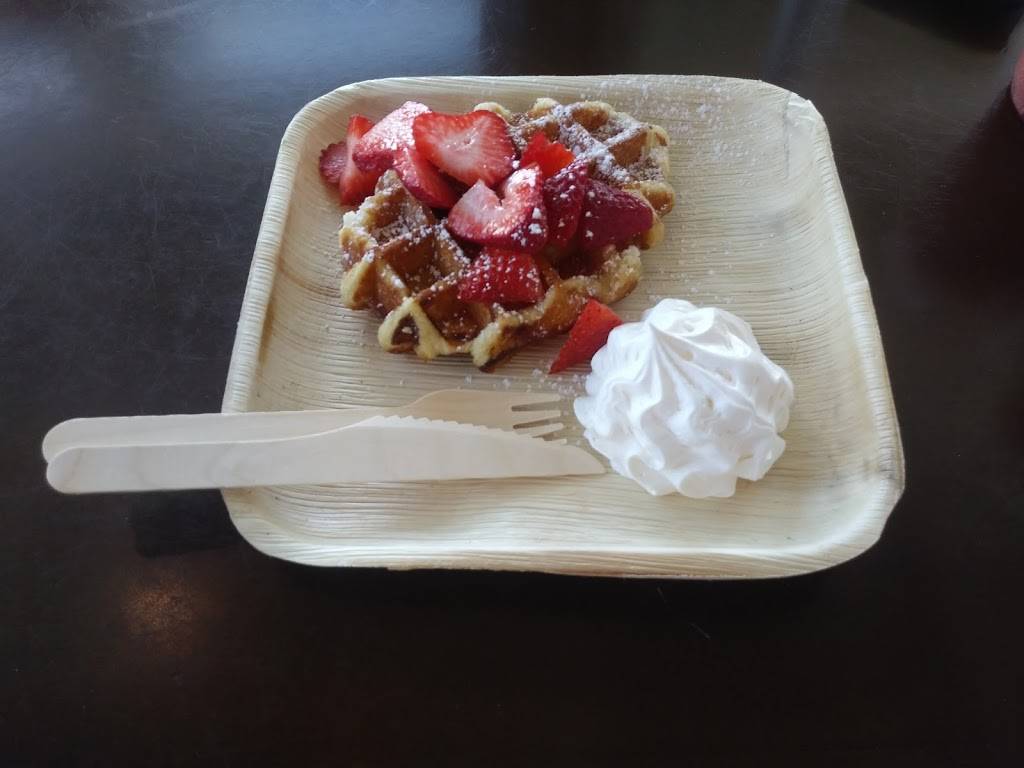 The Landing Club & Café | restaurant | 7012 Sail View Ln, Apollo Beach, FL 33572, USA | 8136772022 OR +1 813-677-2022