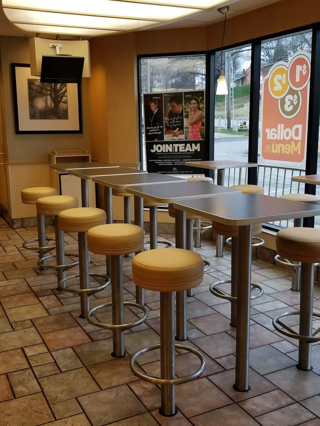 McDonalds | cafe | 4002 N Oak Trafficway, Kansas City, MO 64116, USA | 8164533399 OR +1 816-453-3399