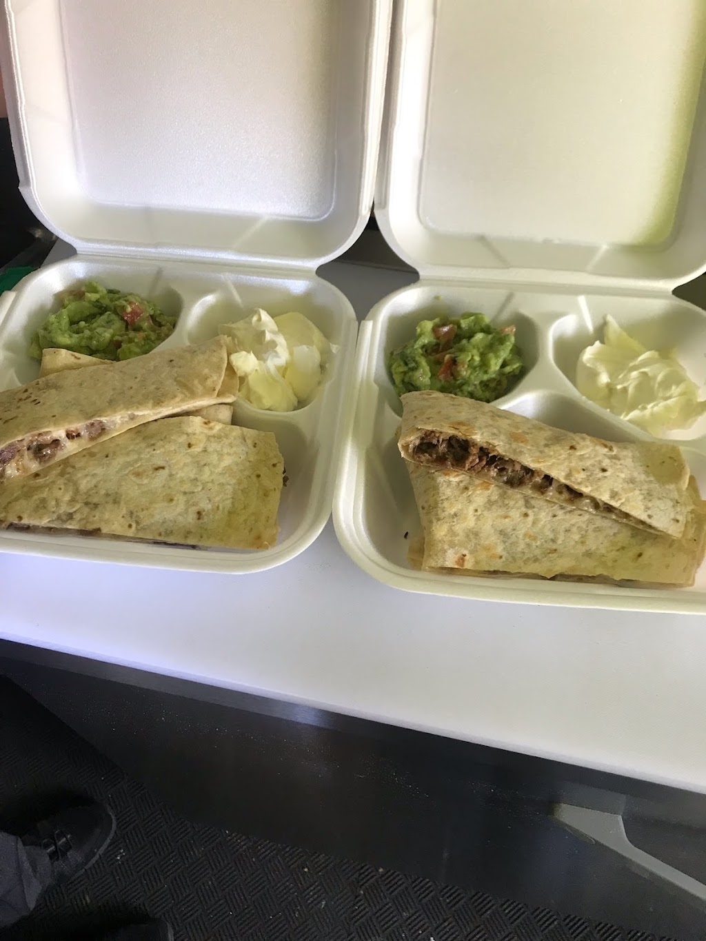 Tacos El Campeón | restaurant | 13116 NE Sandy Blvd, Portland, OR 97230, USA | 3609498396 OR +1 360-949-8396