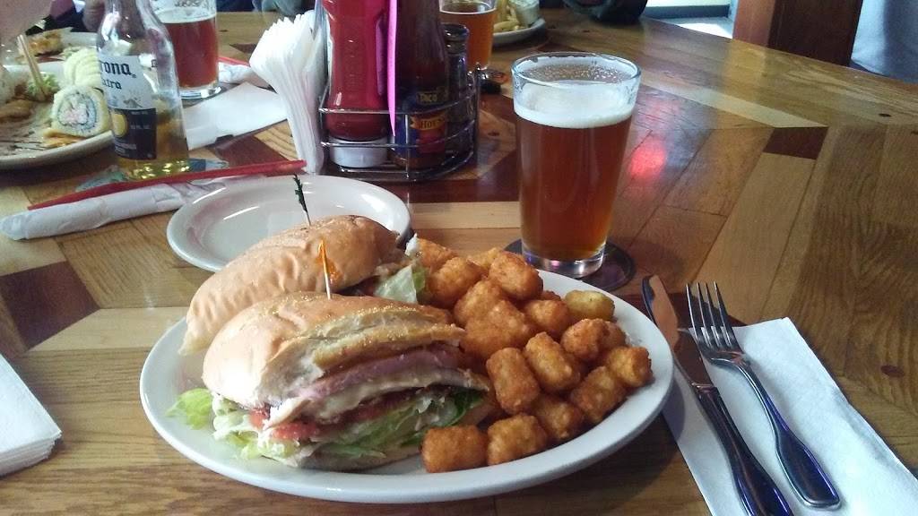 The Bull Pen Sports Bar and Grill | restaurant | 701 Metcalf St, Sedro-Woolley, WA 98284, USA | 3605884508 OR +1 360-588-4508