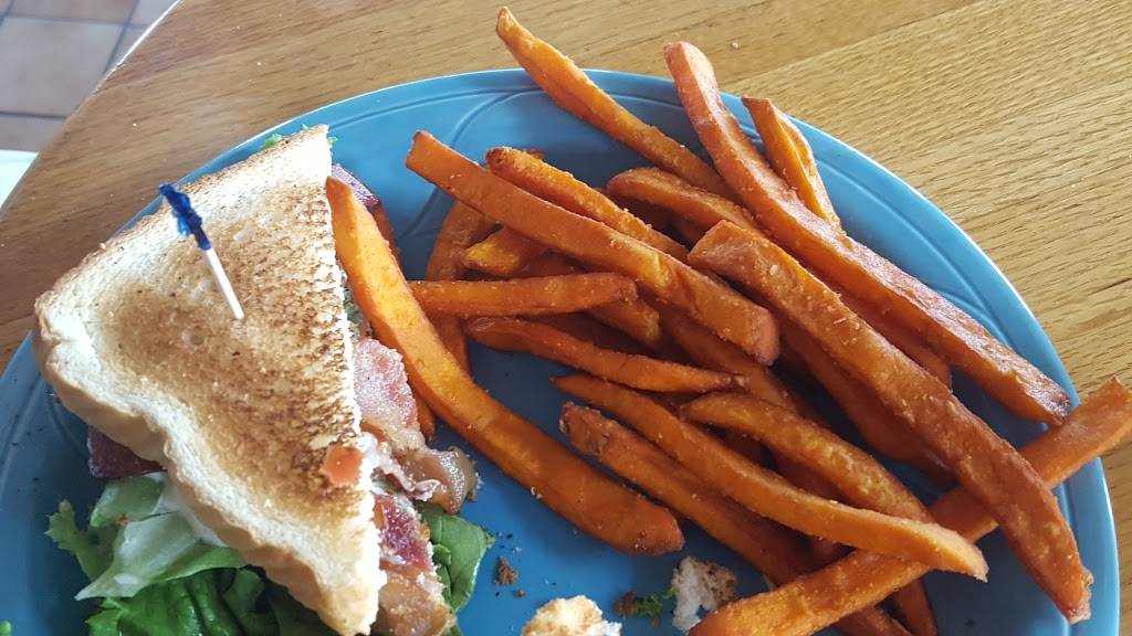 Captains Cove | restaurant | 1134 N 27th Rd, Ottawa, IL 61350, USA | 8154340881 OR +1 815-434-0881