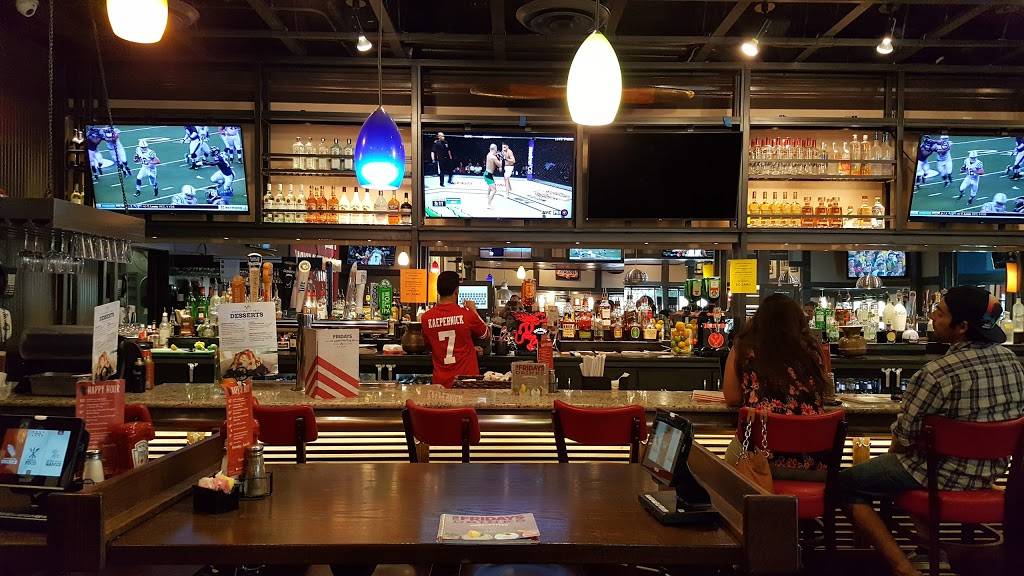 TGI Fridays | restaurant | 12721 Towne Center Dr, Cerritos, CA 90703, USA | 5628098442 OR +1 562-809-8442