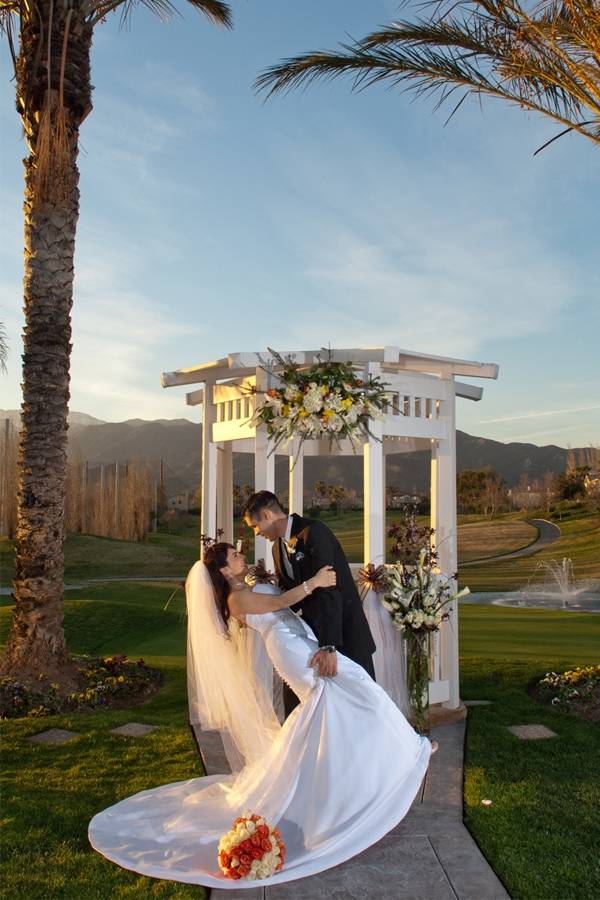 Sierra Lakes Golf Club | restaurant | 16600 Clubhouse Dr, Fontana, CA 92336, USA | 9093502500 OR +1 909-350-2500