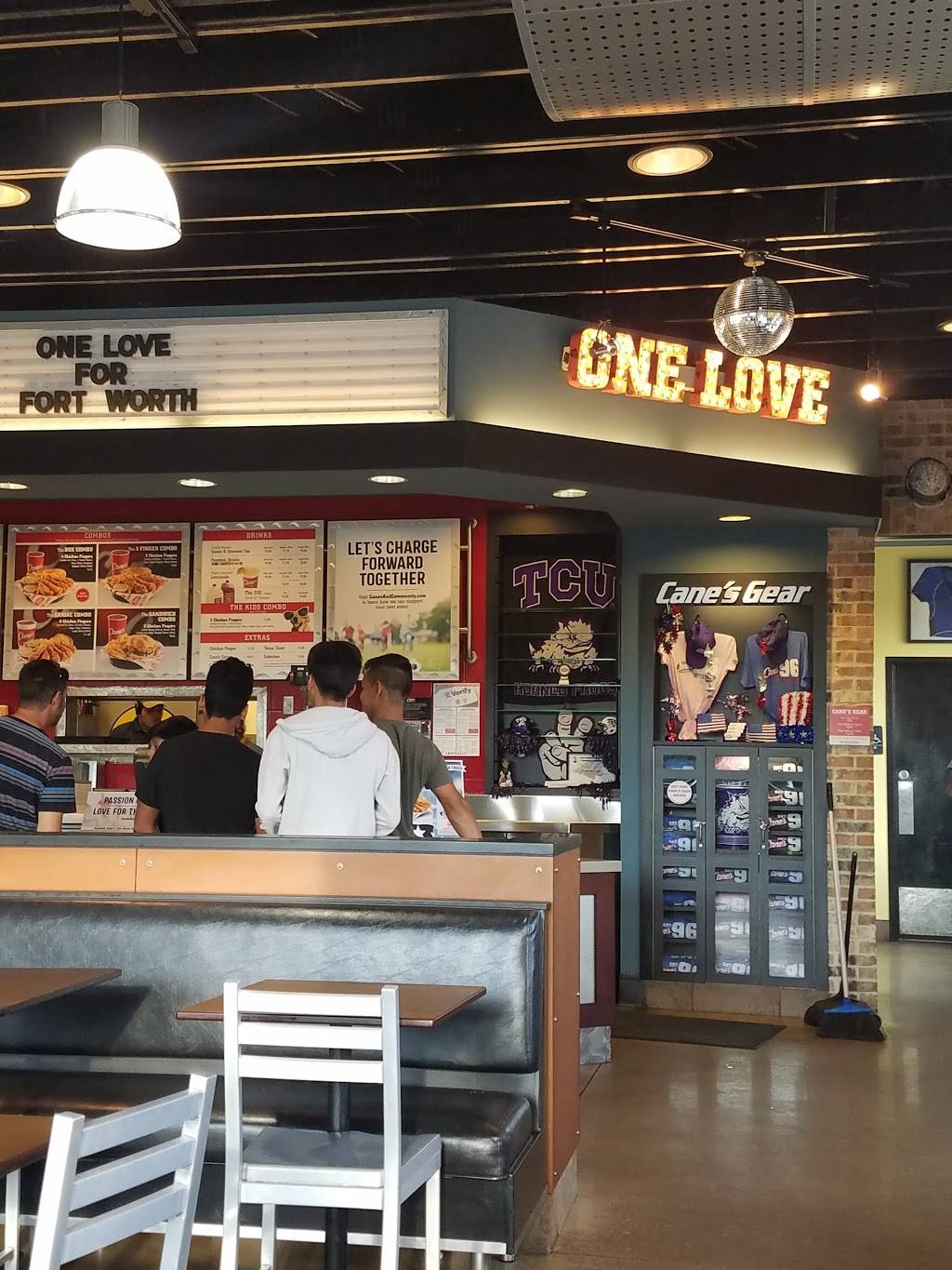 Raising Canes Chicken Fingers | meal takeaway | 5729 S Hulen St, Fort Worth, TX 76132, USA | 8174231833 OR +1 817-423-1833