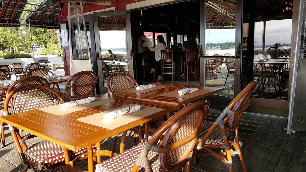 Louies Grille and Liquors | restaurant | 395 Main St, Port Washington, NY 11050, USA | 5168834242 OR +1 516-883-4242