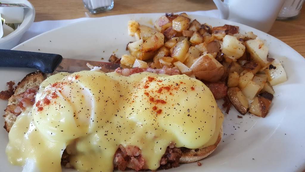 Sandes Restaurant | restaurant | 1717 N Federal Hwy, Delray Beach, FL 33483, USA | 5612729104 OR +1 561-272-9104