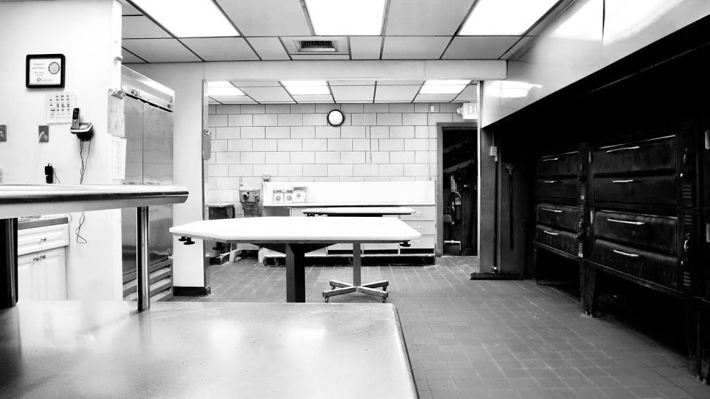 Domenics and Vinnies Pizza | restaurant | 868 Meriden-Waterbury Turnpike, Southington, CT 06489, USA | 8606219846 OR +1 860-621-9846