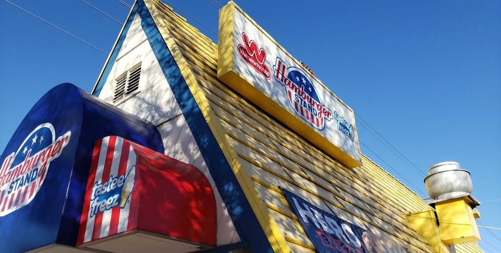 Wienerschnitzel | restaurant | 3100 S Broadway, Englewood, CO 80110, USA | 3037629110 OR +1 303-762-9110