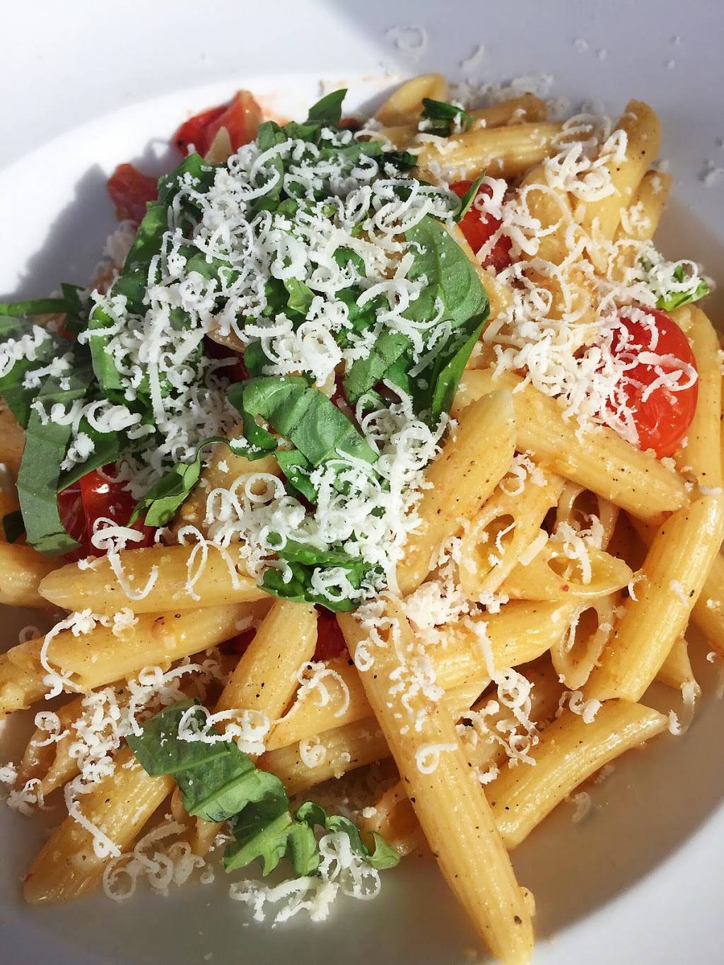 Chez Carl | restaurant | 3000 Boulevard René Lévesque, Verdun, QC H3E 1T9, Canada | 5143629798 OR +1 514-362-9798