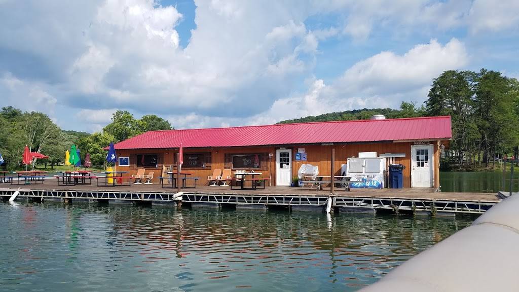Bayside Marina & Resort | restaurant | 134 Bayside Dr, Ten Mile, TN 37880, USA | 8658981993 OR +1 865-898-1993