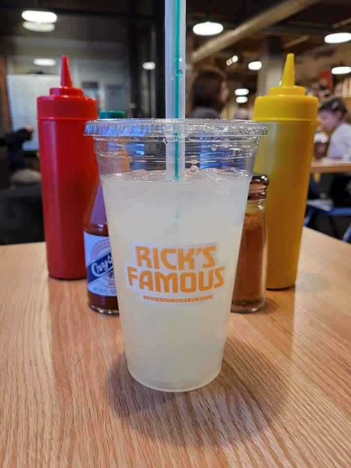 Ricks Famous Juicy Burgers | restaurant | 421 Broad St, Utica, NY 13501, USA | 3157357425 OR +1 315-735-7425