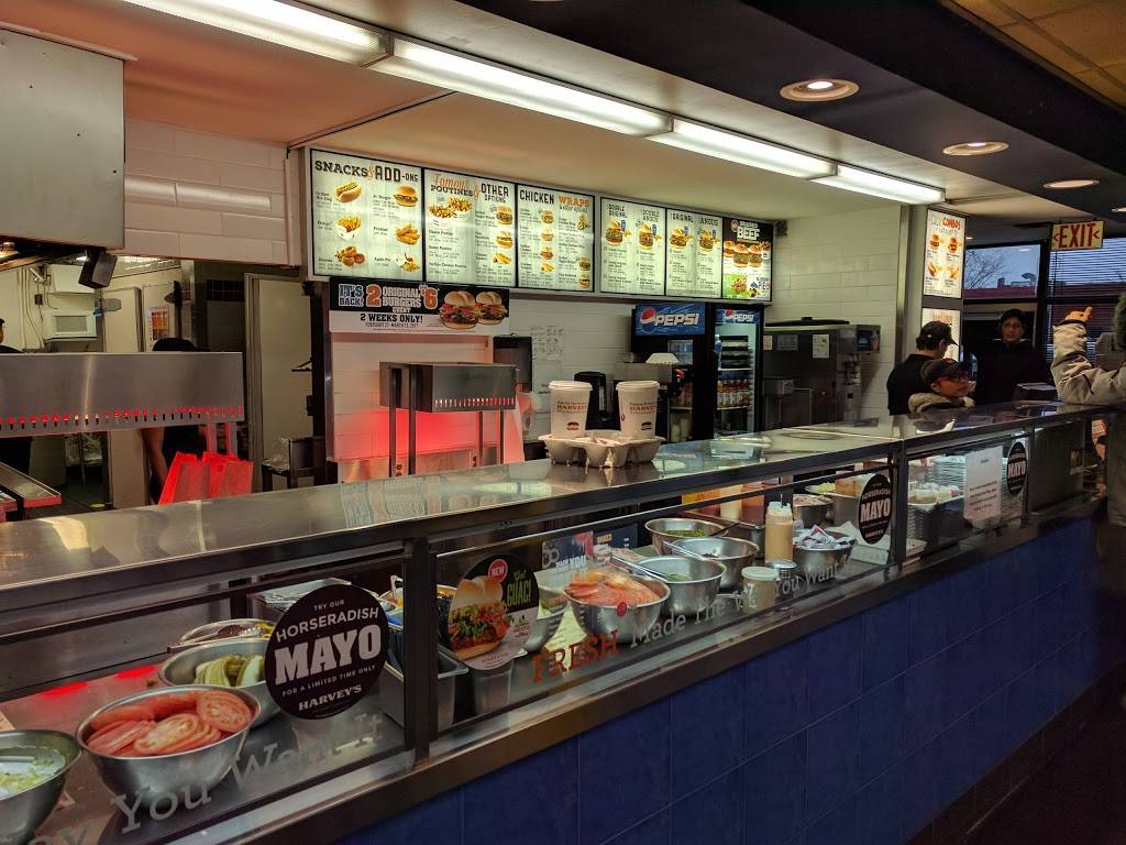 Harveys | restaurant | 660 Montreal Rd, Ottawa, ON K1K 0T3, Canada | 6137495638 OR +1 613-749-5638