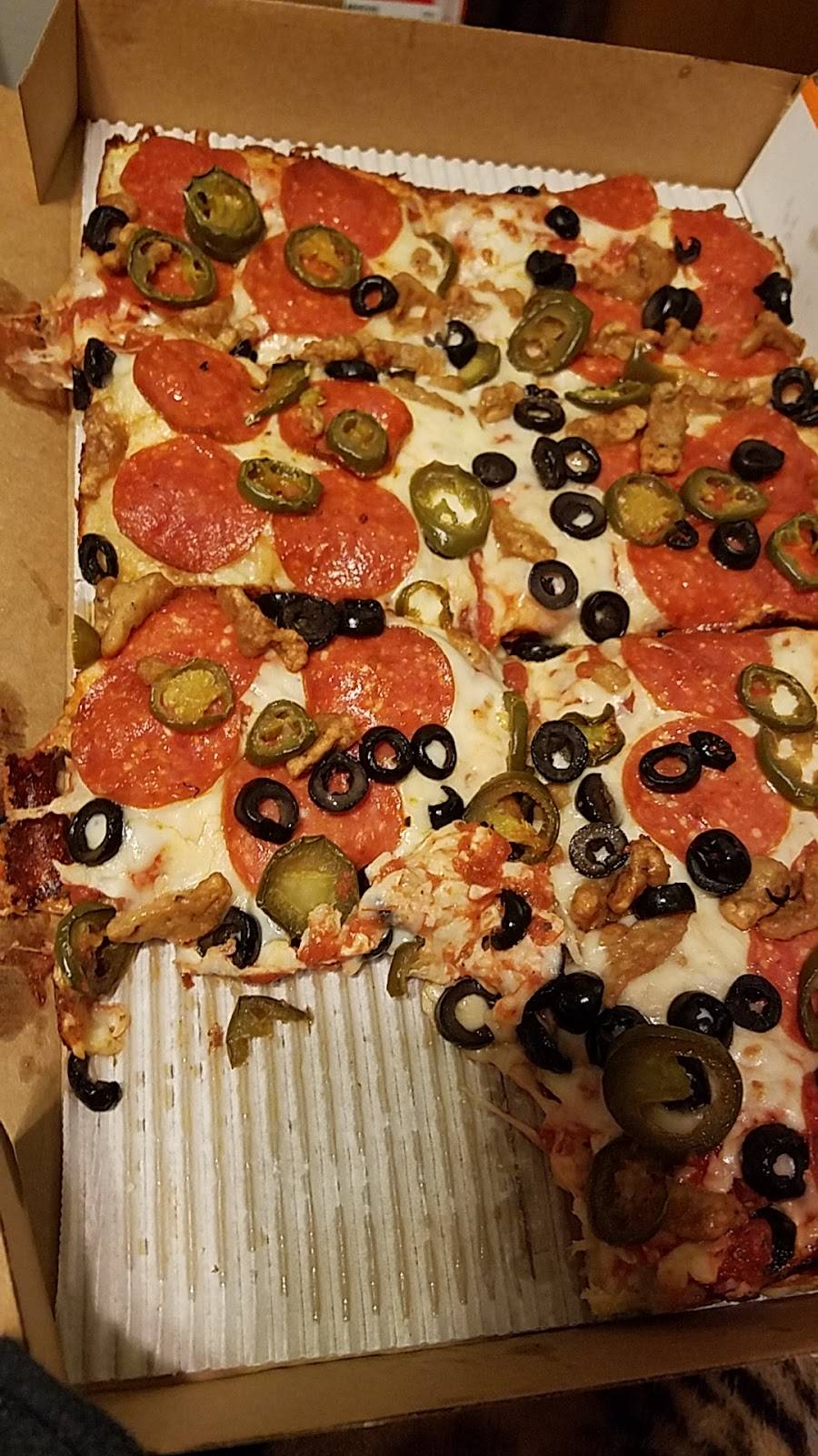 Little Caesars Pizza | meal takeaway | 1728 W Rosecrans Ave, Compton, CA 90220, USA | 3106397686 OR +1 310-639-7686