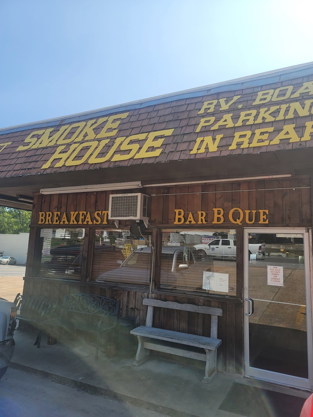 Smoke House Restaurant | restaurant | 701 W Main St, Heber Springs, AR 72543, USA | 5013627733 OR +1 501-362-7733