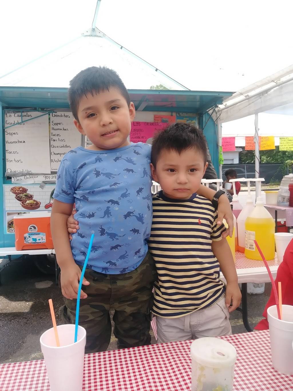 Las Cazuelas Bus Tacos | restaurant | Memphis, TN 38108, USA | 9012929855 OR +1 901-292-9855