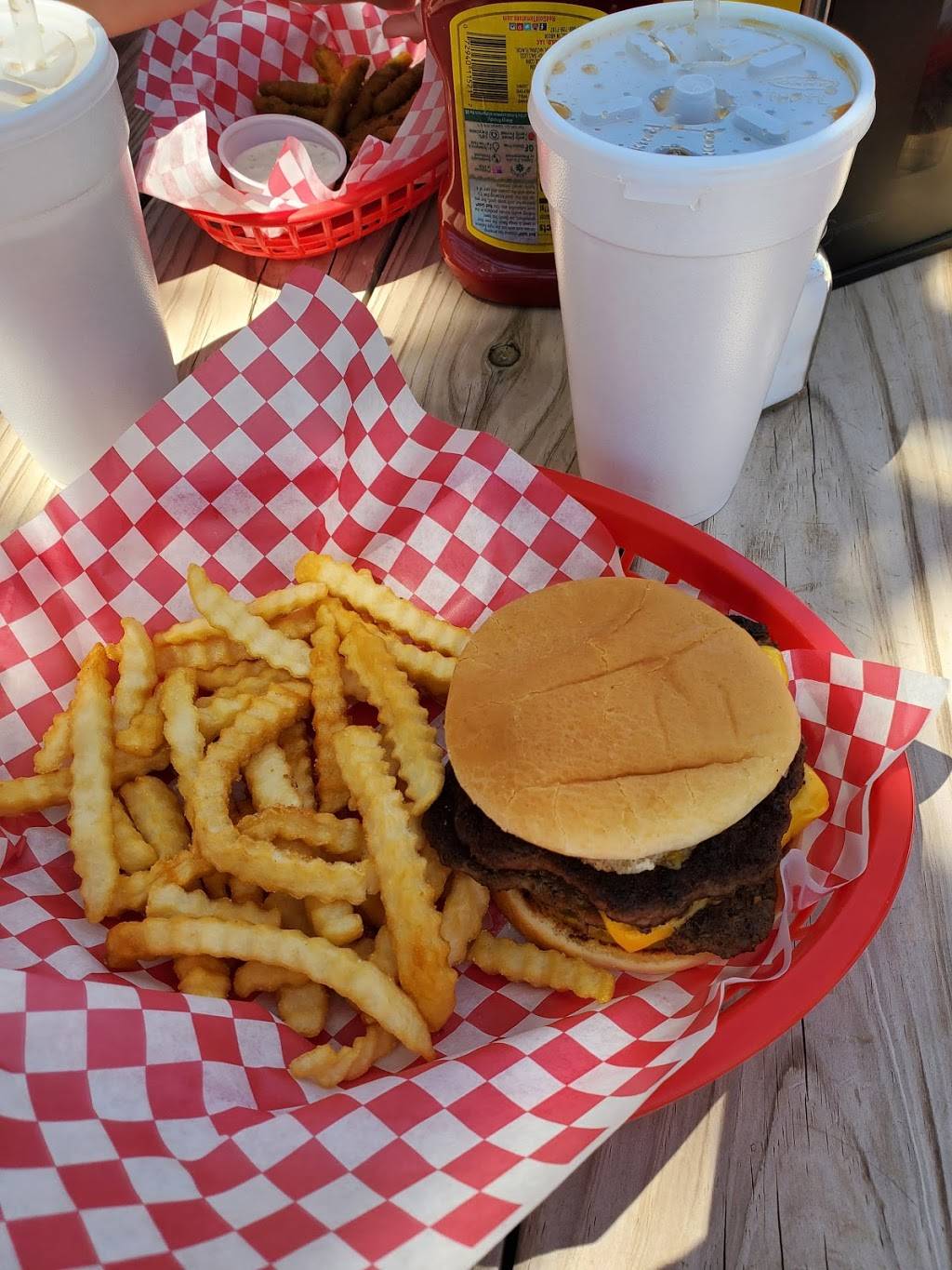 Thunderbird Burgers & Ice Cream | restaurant | 719 Main St, Towanda, KS 67144, USA | 3165366032 OR +1 316-536-6032