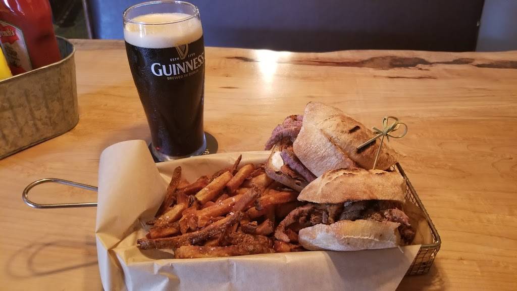 Chesters Bar & Grill Co. | restaurant | 672 Goderich St, Port Elgin, ON N0H 2C0, Canada | 2264532141 OR +1 226-453-2141