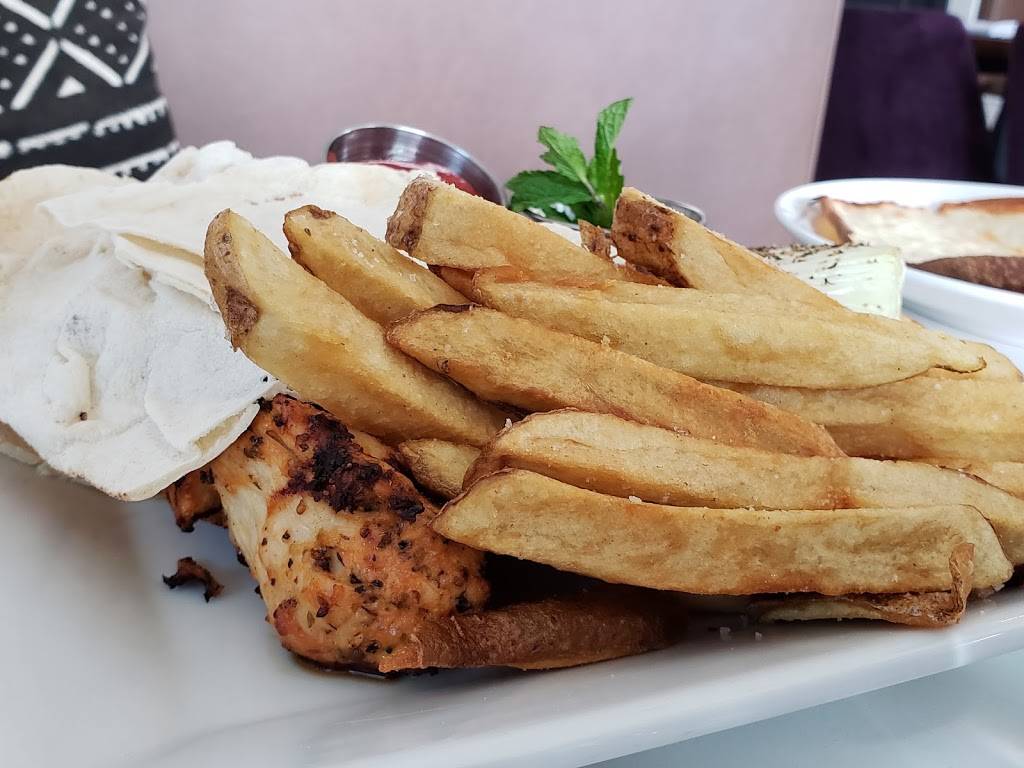 Yella on the Water | restaurant | 25 Western Ave, Gloucester, MA 01930, USA | 9784915334 OR +1 978-491-5334