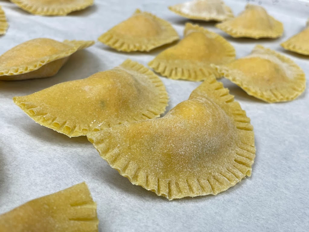 Carsons | restaurant | 104 E Front St, Sikeston, MO 63801, USA | 5734756457 OR +1 573-475-6457