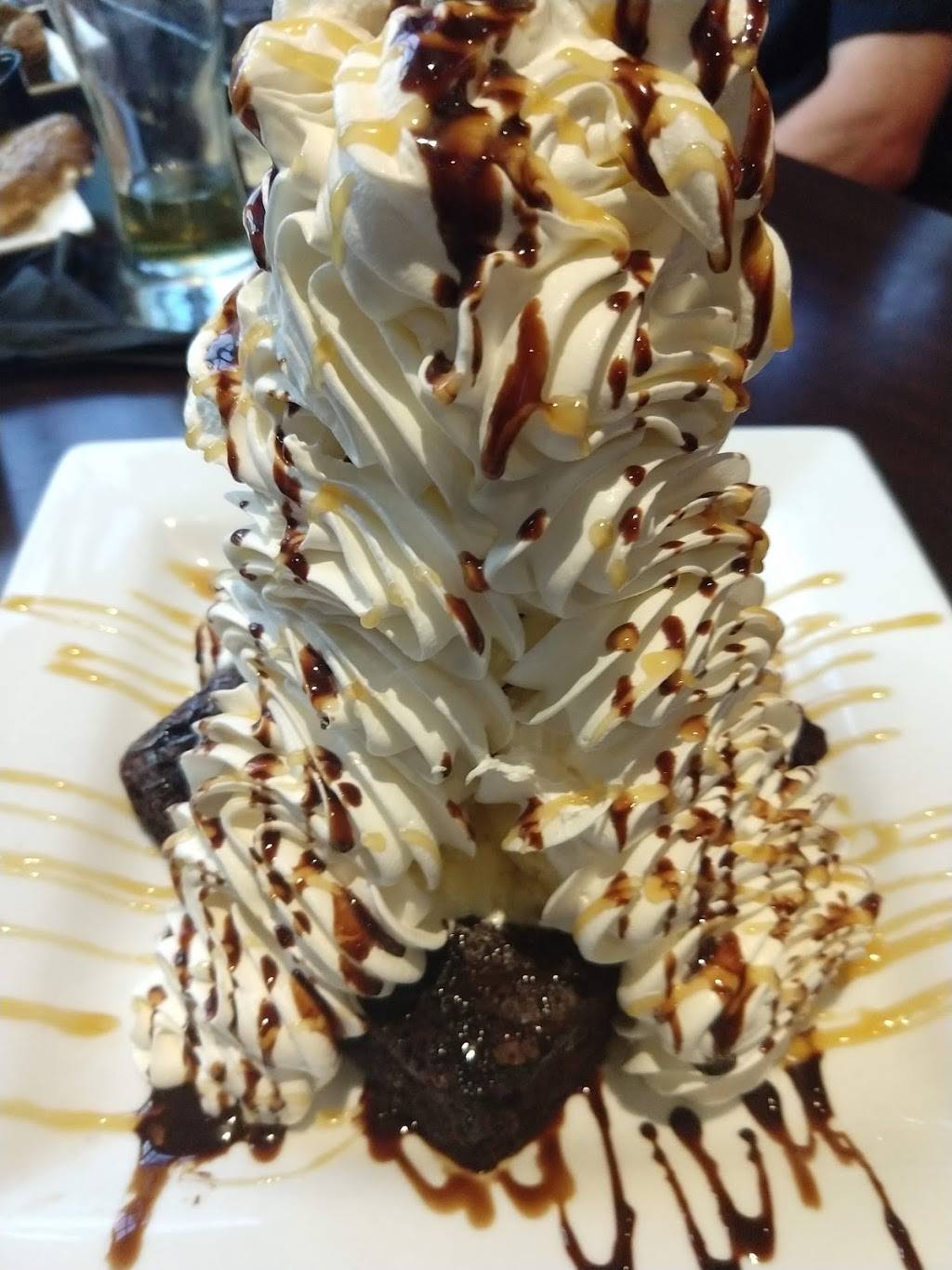 Black Rock Bar & Grill - Tampa | restaurant | 11702 N Dale Mabry Hwy, Tampa, FL 33618, USA | 8133213577 OR +1 813-321-3577