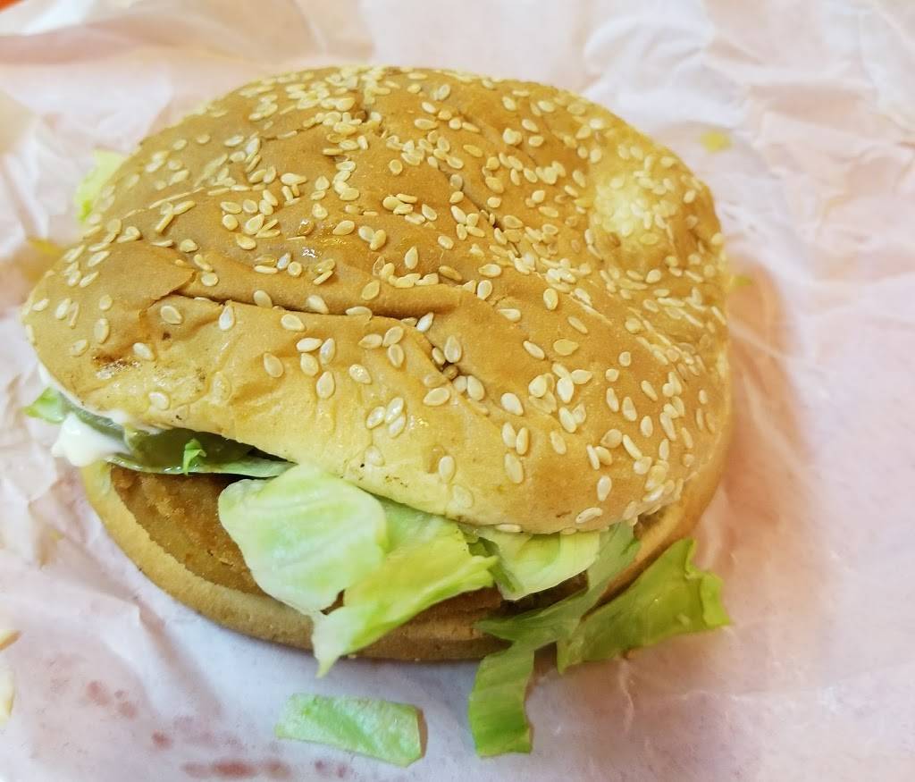 Wallys Restaurant | restaurant | 3480 Hurontario St, Mississauga, ON L5B 4M1, Canada | 9052790975 OR +1 905-279-0975