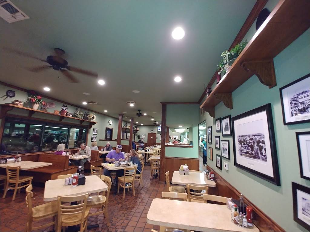 Peacocks Restaurant | restaurant | 1615 W South Loop, Stephenville, TX 76401, USA | 2549682900 OR +1 254-968-2900