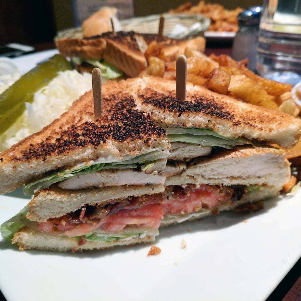 Resto-Bar Julianos | restaurant | 5300 Boulevard Saint-Martin O, Laval, QC H7T 2Y1, Canada | 4506888131 OR +1 450-688-8131