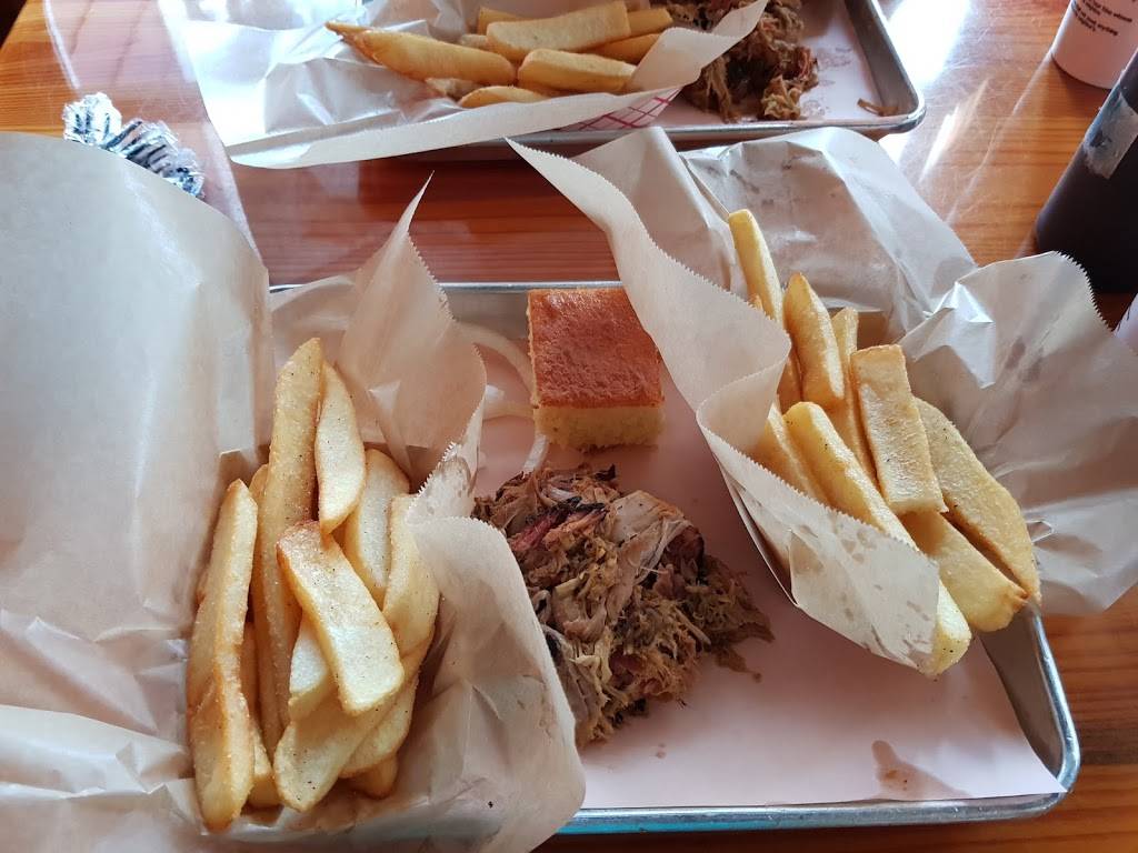 Melvins Legendary Bar- B-Q | restaurant | 925 Houston Northcutt Blvd, Mt Pleasant, SC 29464, USA | 8438810549 OR +1 843-881-0549