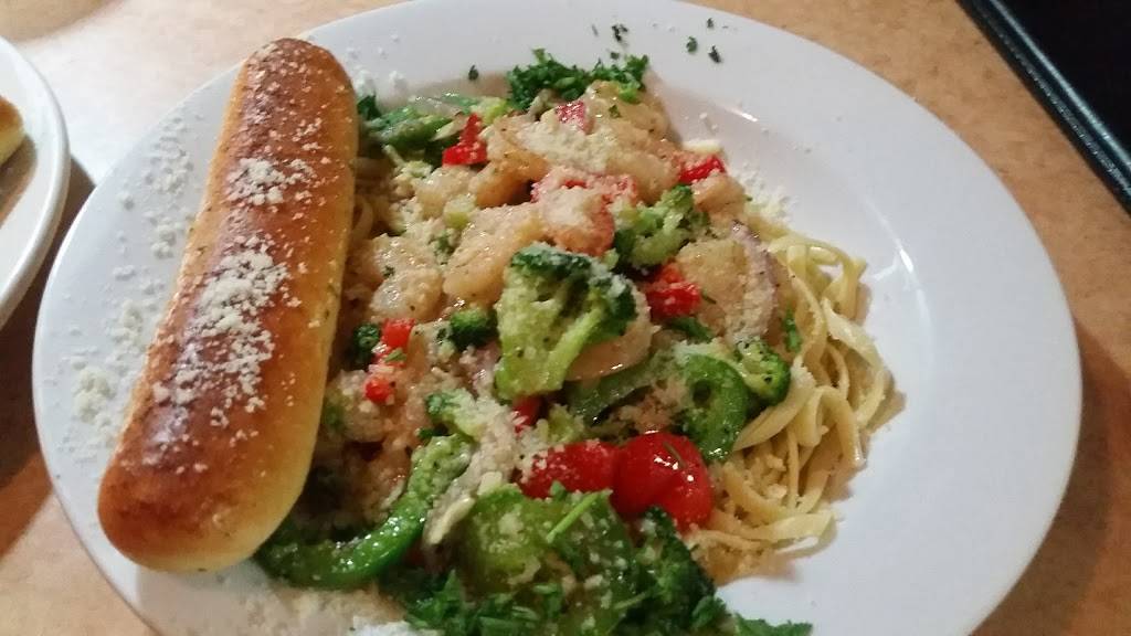 Blue Moon Restaurant | restaurant | 117 S Main St, Lake Mills, WI 53551, USA | 9206483405 OR +1 920-648-3405