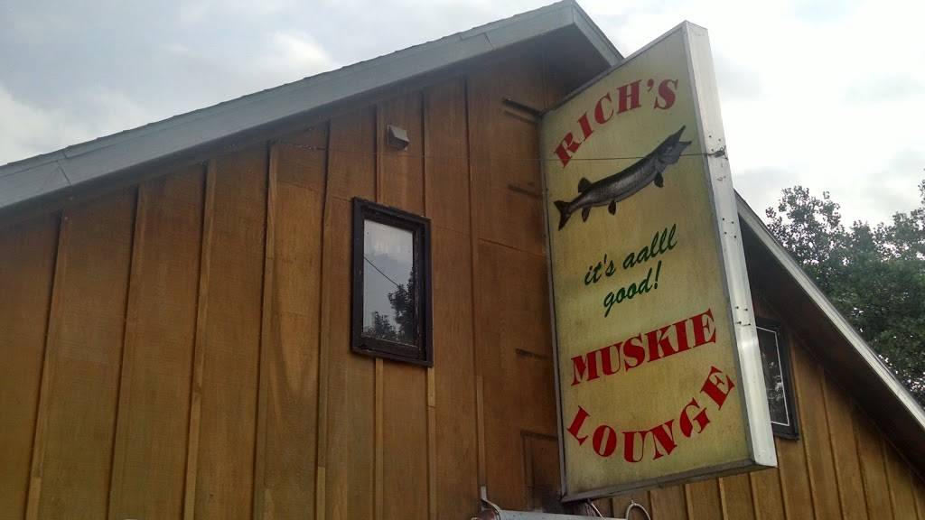 Muskie Lounge | restaurant | 702 E Lake St, Ventura, IA 50482, USA | 6418293850 OR +1 641-829-3850