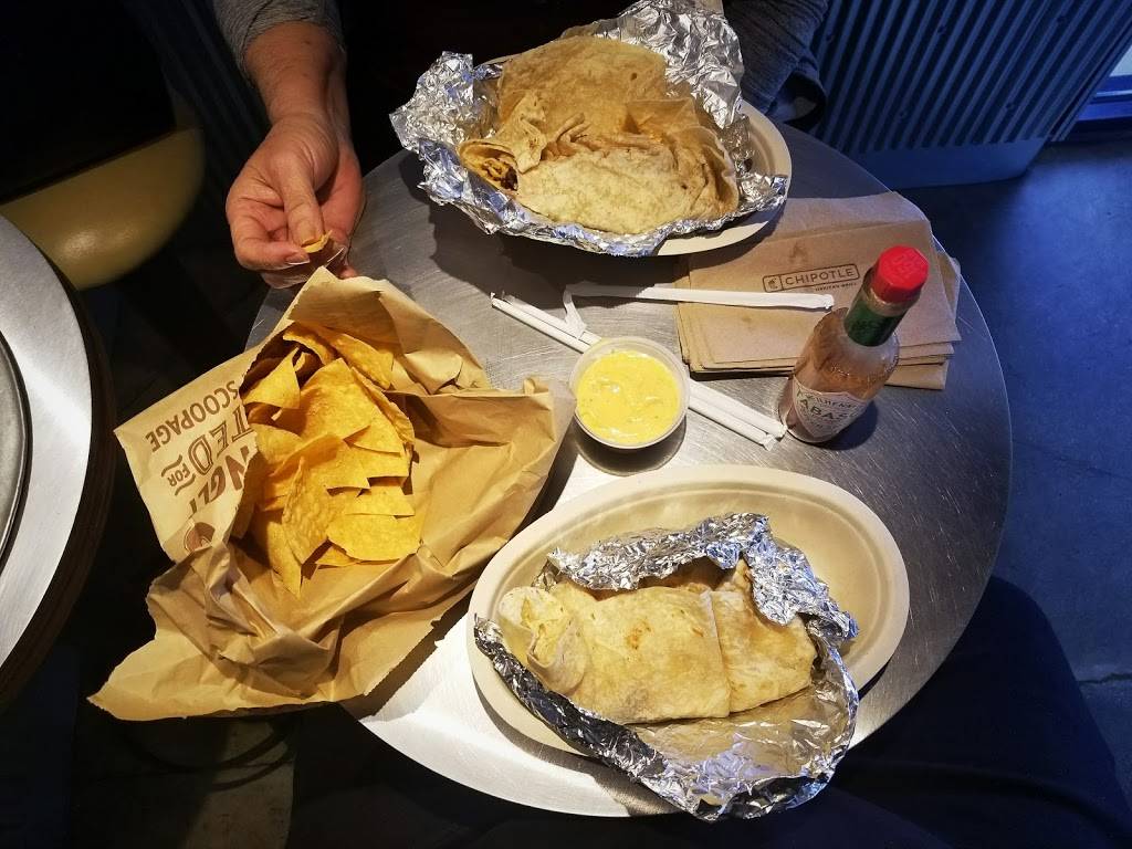 Chipotle Mexican Grill | restaurant | 13612 SW 88th St, Miami, FL 33186, USA | 3054086557 OR +1 305-408-6557