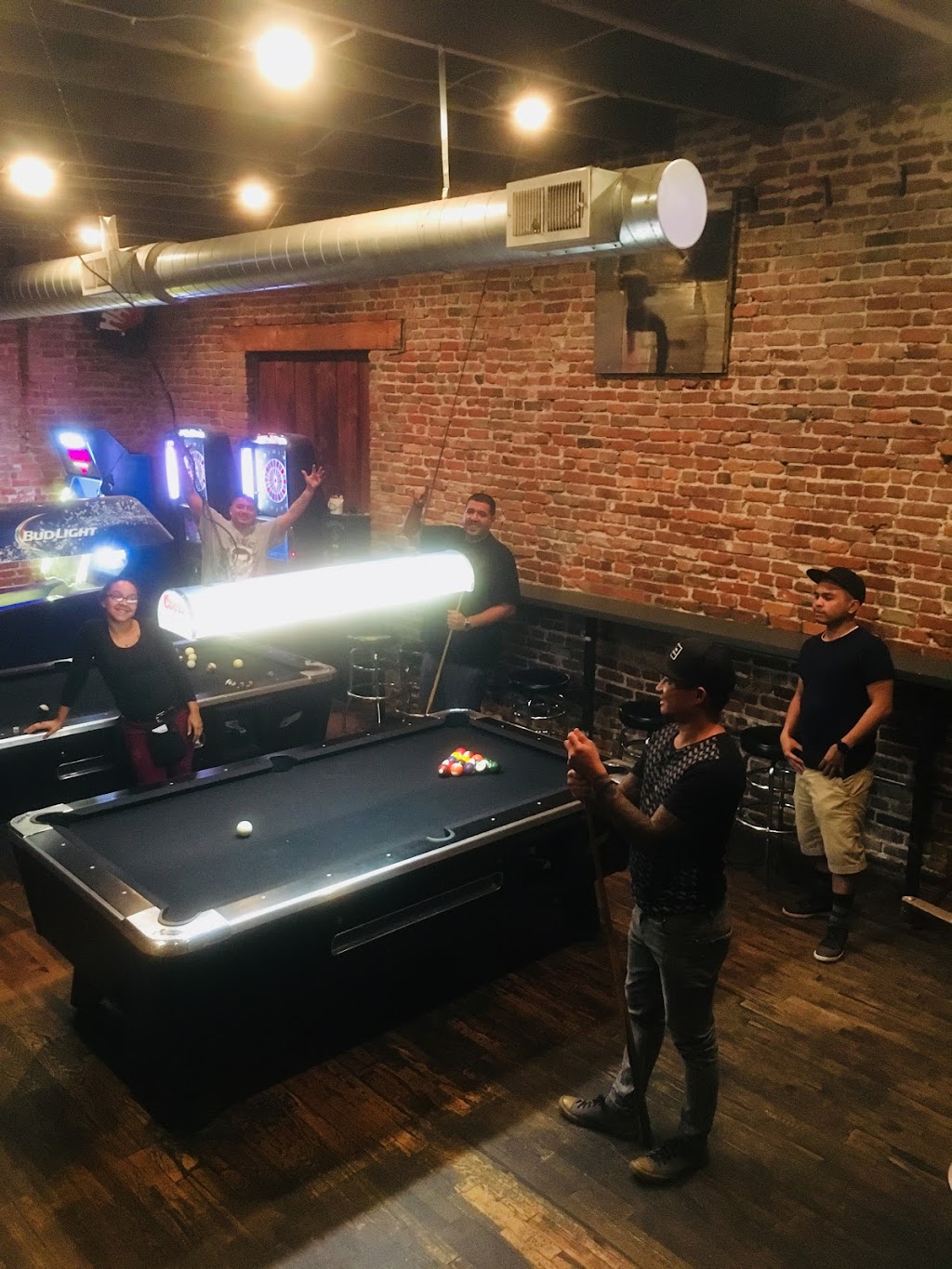 Rhythm & Booze Downtown | restaurant | 423 Southwest Blvd, Kansas City, MO 64108, USA | 8162212669 OR +1 816-221-2669