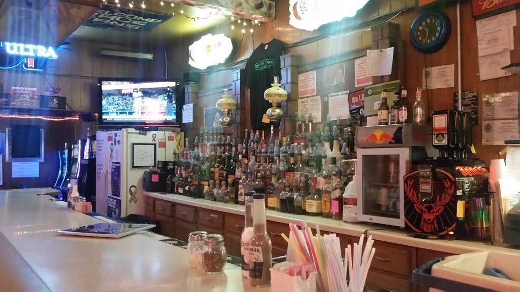 BERTS PLACE MILFORD INC. | restaurant | 106 E Jones St, Milford, IL 60953, USA | 8158899902 OR +1 815-889-9902