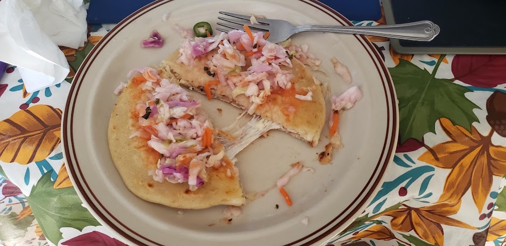 Ricas Pupusas | restaurant | 14204 Berg St, Sylmar, CA 91342, USA | 8183105939 OR +1 818-310-5939