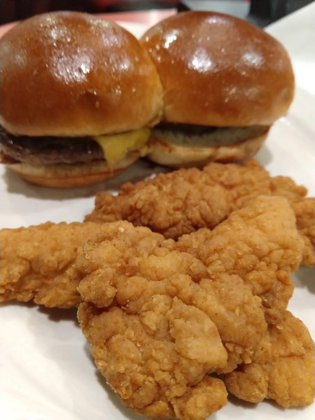 Friendlys | restaurant | 841 Dalton Ave, Pittsfield, MA 01201, USA | 4134430282 OR +1 413-443-0282