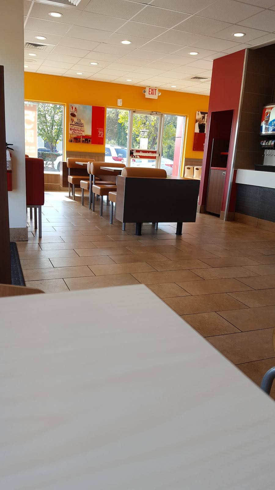 KFC | restaurant | 3800 Mechanicsville Turnpike, Richmond, VA 23223, USA | 8043210702 OR +1 804-321-0702