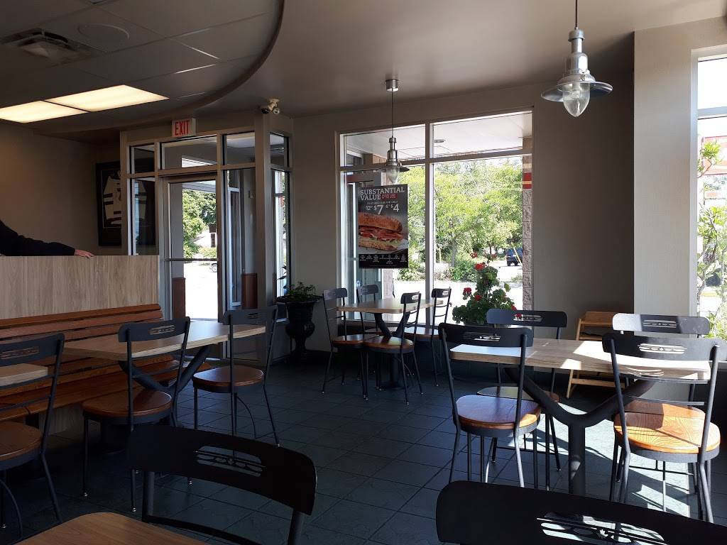 Mr.Sub | restaurant | 836 Lansdowne St W, Peterborough, ON K9J 1Z6, Canada | 7057457391 OR +1 705-745-7391