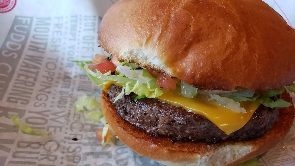 Fuddruckers | restaurant | 11654 Bandera Rd #112, San Antonio, TX 78250, USA | 2105563757 OR +1 210-556-3757