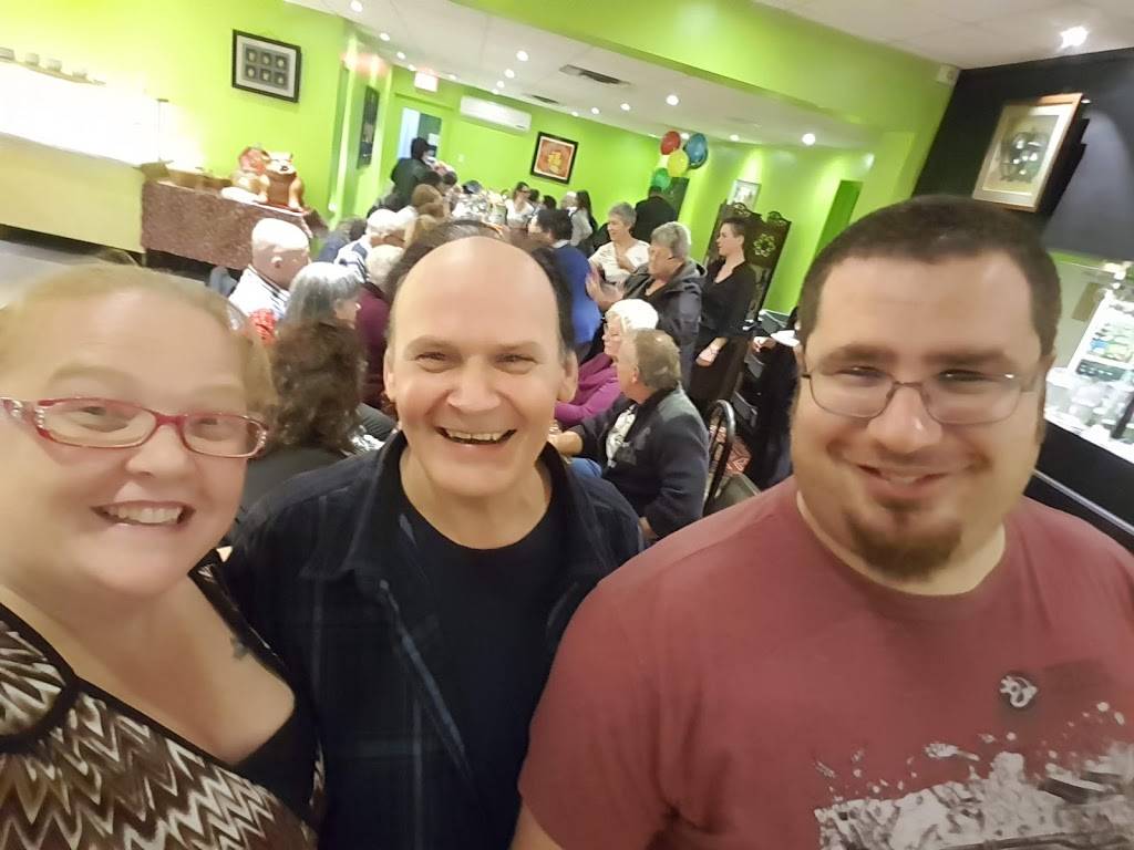 Lin City | restaurant | 255 Rue Papineau, Papineauville, QC J0V 1R0, Canada | 8194276226 OR +1 819-427-6226