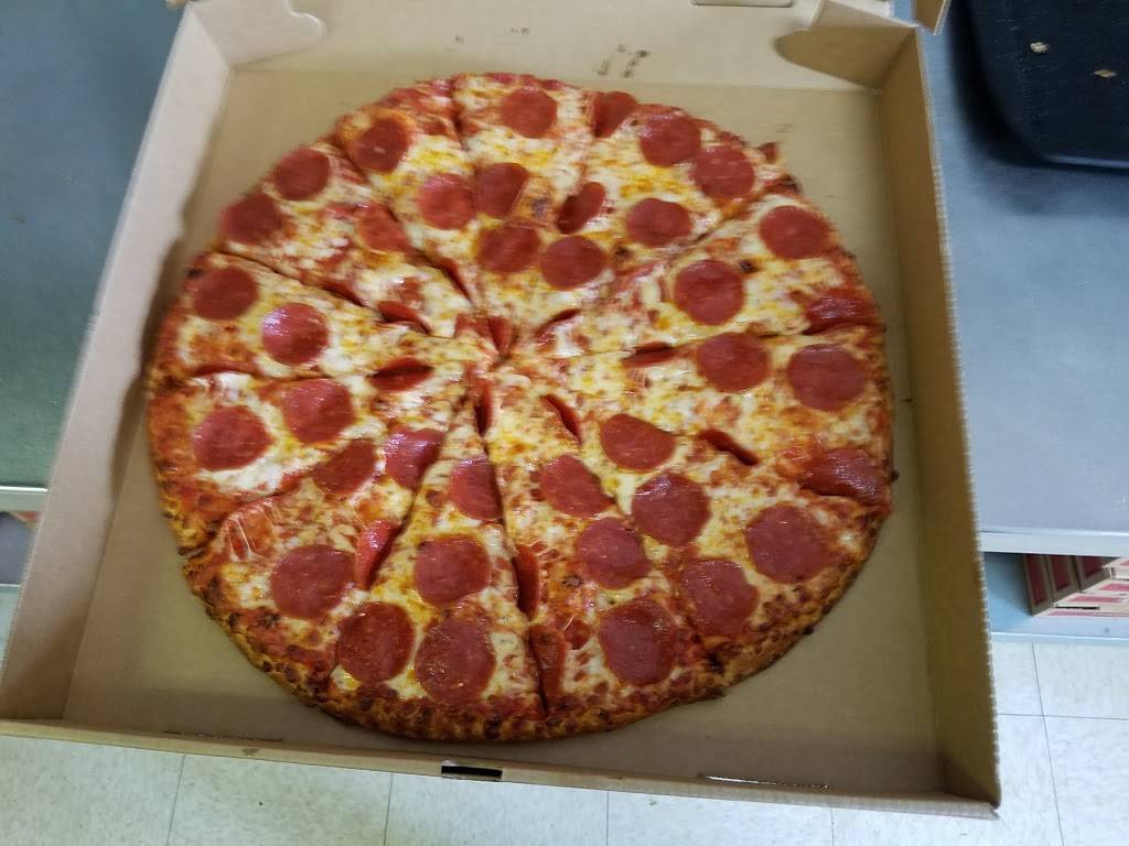 Foxs Pizza Den | restaurant | 4 Traders Alley, Buckhannon, WV 26201, USA | 3044727222 OR +1 304-472-7222