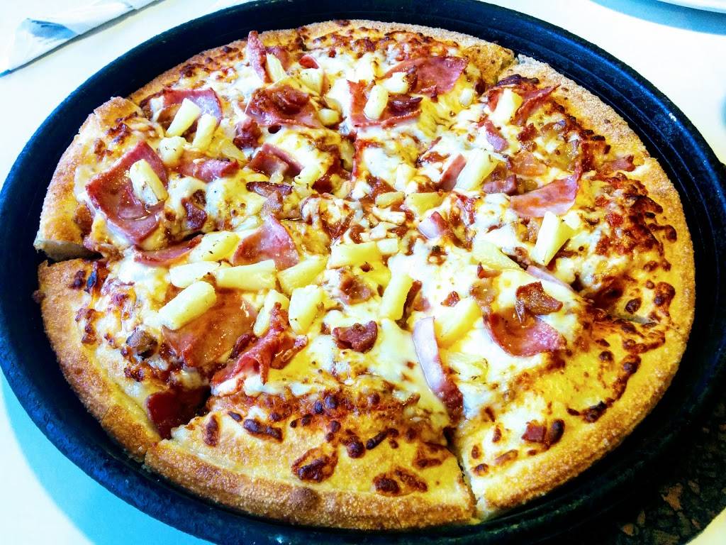Pizza Hut | meal takeaway | 400 Tiffany Dr Ste H, Waynesboro, VA 22980, USA | 5409439092 OR +1 540-943-9092