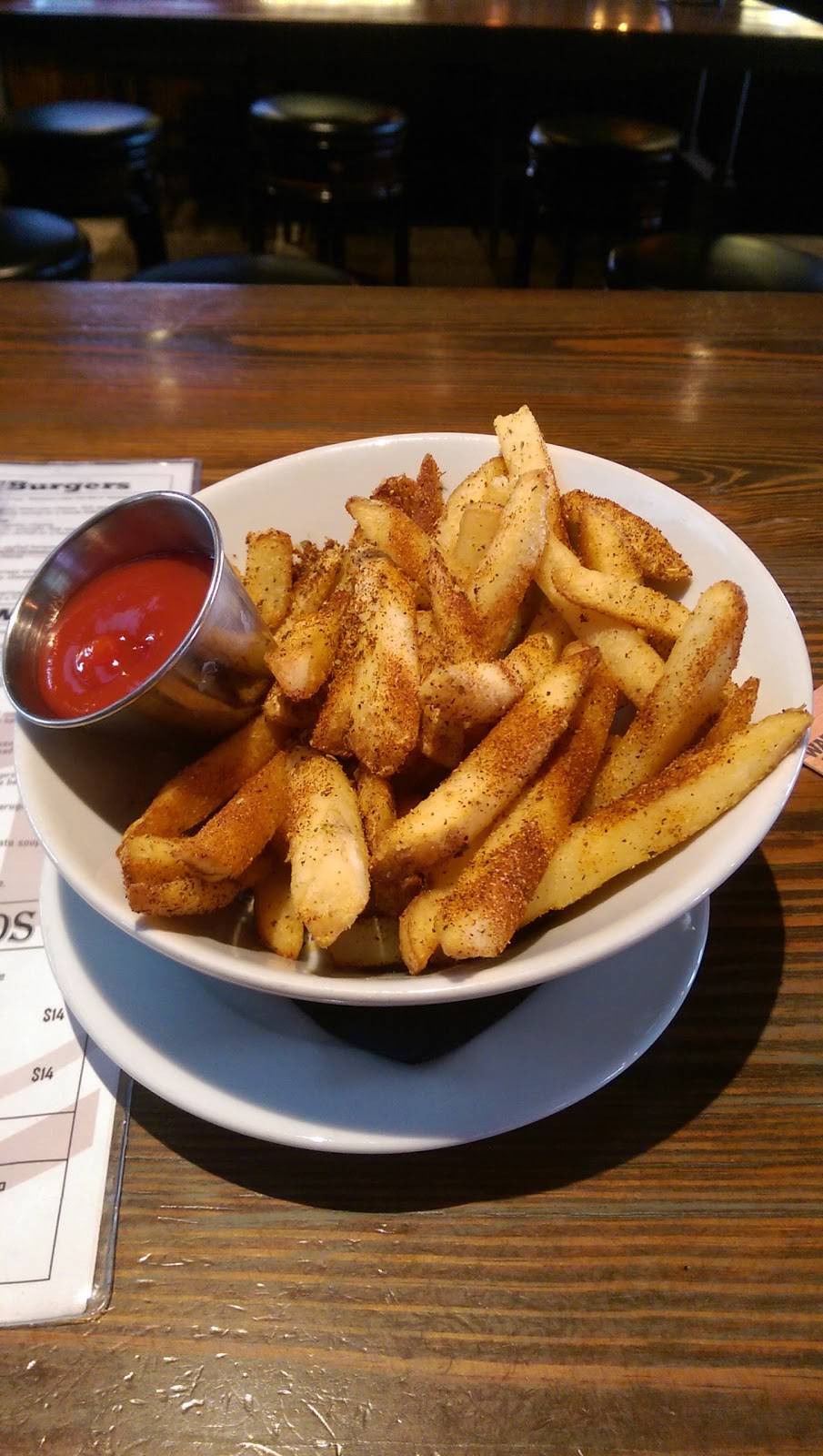 The Hub Kitchen & Taps | restaurant | 3005, 1749 Newport Blvd, Costa Mesa, CA 92627, USA | 9493565544 OR +1 949-356-5544